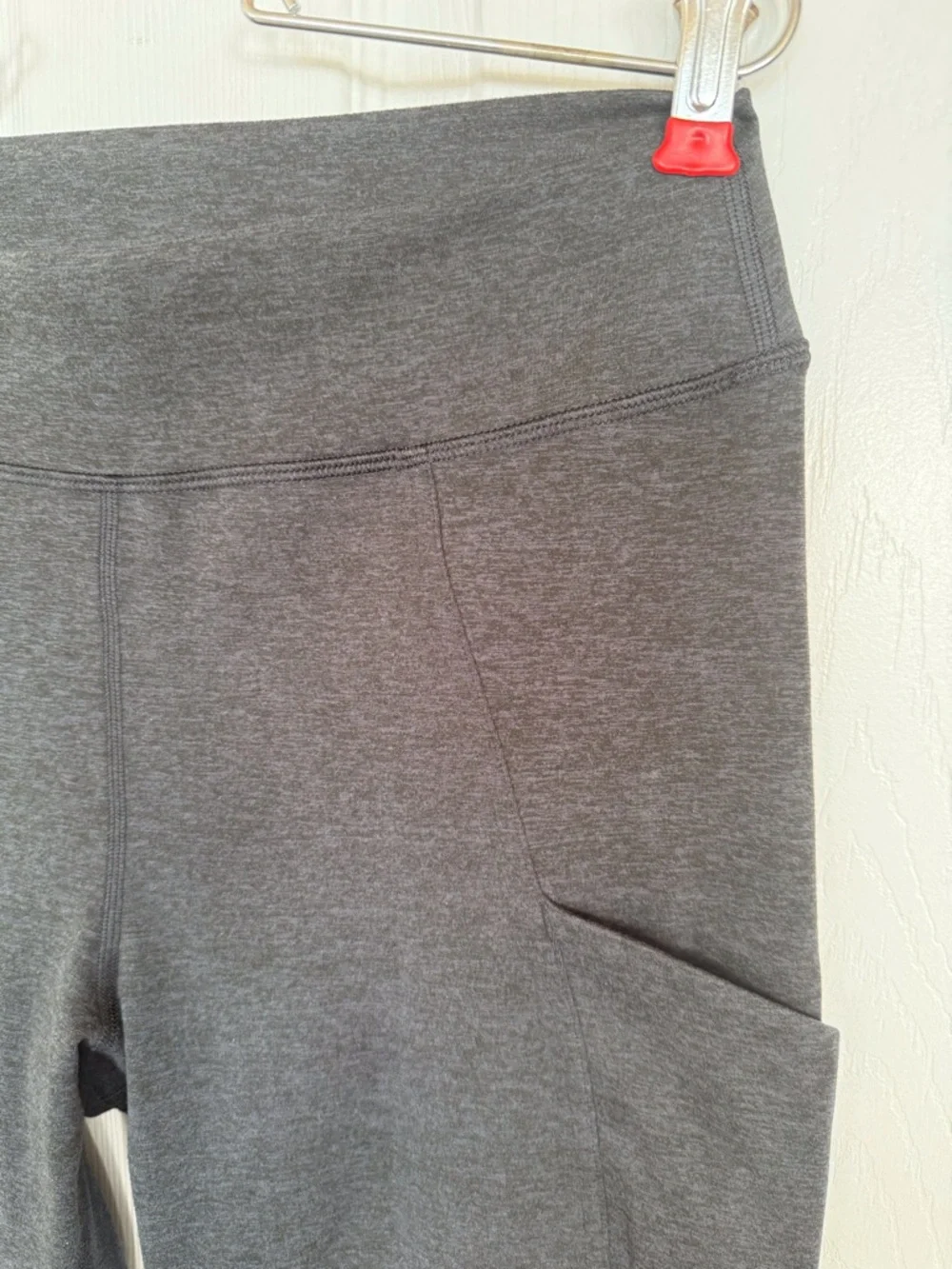 Lululemon soft suede high rise tight leggings with pockets. Size 10. 2024 - Picture 3 of 8